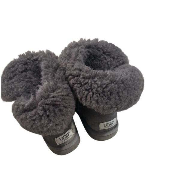 Ugg Classic Short Bailey Button II Grey Suede Boots Size US 5 Women - Picture 5 of 6